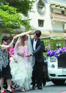 陶喆正式迎娶比他年轻17年的亿万身家千金江佩蓉
