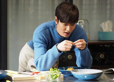 蓝色大海的传说演员表名字 29cda20633da0174962a71d087800263.jpg