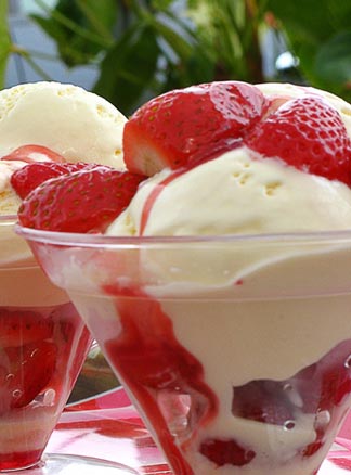草莓冰淇淋的做法-2013冷饮做法大全-草莓冰淇