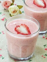 草莓冰沙_草莓冰沙的做法_草莓冰沙怎么做好吃