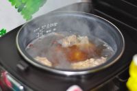 铁釜酸菜炖骨头汤