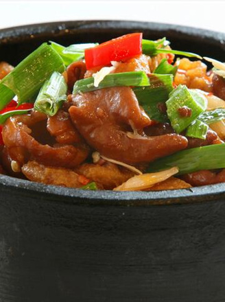 油豆腐焖大肠 油豆腐焖大肠