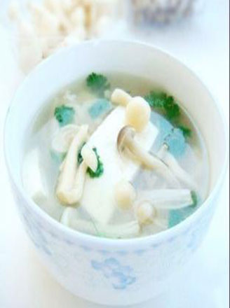 白玉菇汤的做法 白玉菇汤的功效 白玉菇汤的做法 白玉菇汤的功效