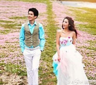 配婚纱照的唯美英文_婚纱照图片唯美(2)
