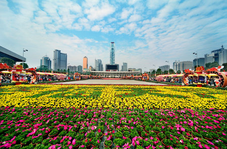 广州花城特色不明显,市内花树不多的现状,将开展"一路一树"道路景观