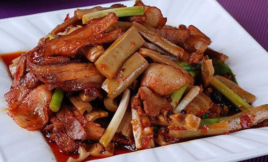 回锅肉是不是先要水煮 1ee1b338721e61e417fd3a81d2f7a124.jpg