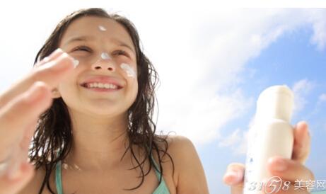 防晒霜需要卸妆吗?-3158美容网