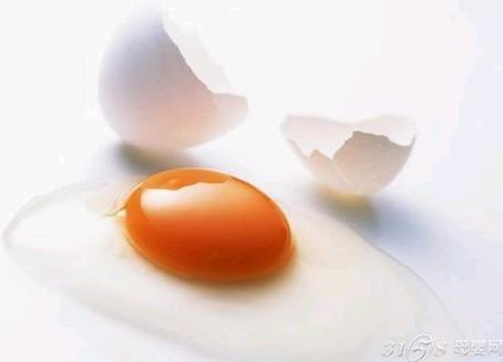 鸡蛋清巧祛妊娠纹