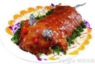 环江香猪作为环江毛南族自治县的特产,宴席上的珍馐,以其独特的鲜香