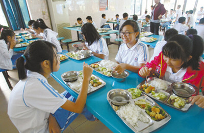 某工地食堂餐后1小时发生多人口唇