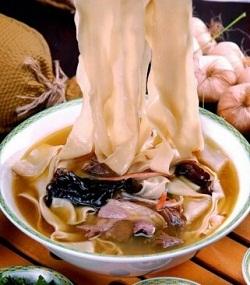 隆冬驱寒的河南郑州烩面