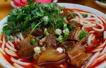 湘西苗寨米粉加盟无明火,无油烟,无厨师也可开店,二合一开店收益更高