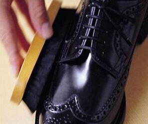 皮革鞋子怎么清洗 40f1412578c43988ba8aae0dda2cb014.jpg