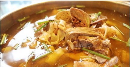 鹅火锅加盟店以特色鹅锅为主,营养价值高,科学配比的美味,受到大众的