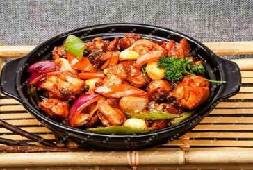 南云上品瓦香鸡米饭有30款菜品,款款是精品,砂锅产品,时令蔬菜汤,风味