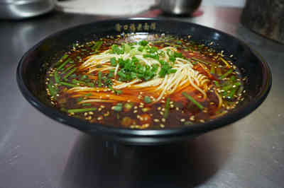 红烧排骨面,辣子鸡面,牛筋面/豌杂面,担担面,杂酱面,干馏面,泡椒