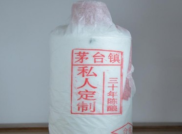 白酒人均销量_喝白酒图片(2)
