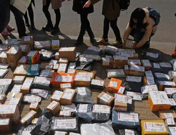 80后女孩从摆地摊做到了大代理商