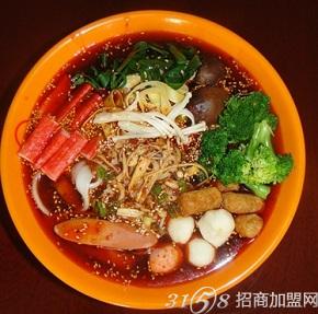启胃香骨汤麻辣烫结合传统与时尚元素,强调健康的饮食文化,专心致力