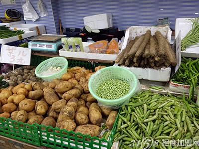 小菜摊也能做大生意,你恐怕不知道卖菜能挣这么多钱