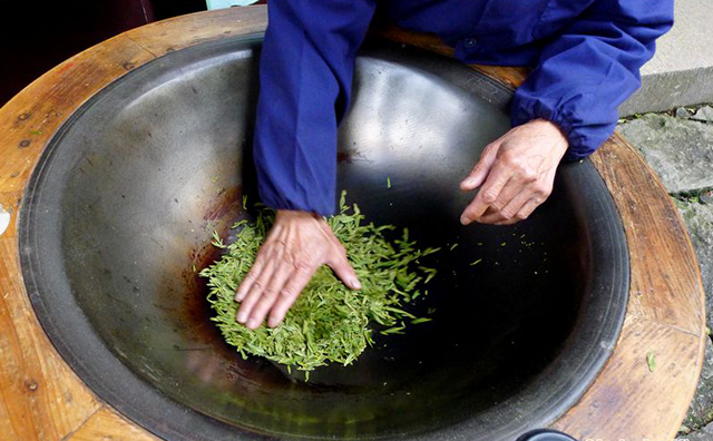 西湖龙井茶的制作工艺是什么