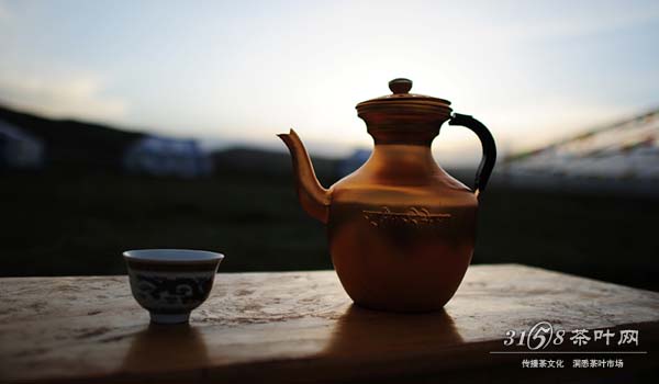西藏人民的酥油茶是怎么做的