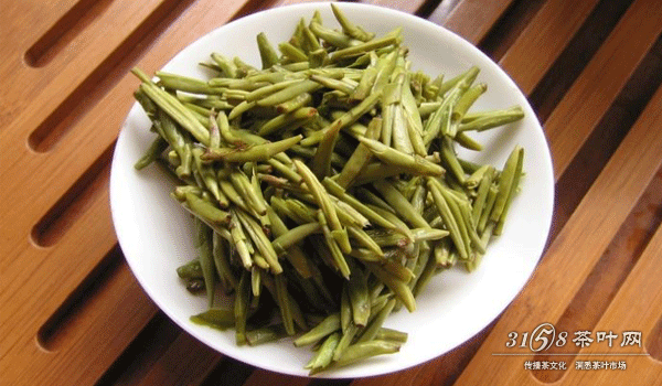 著名的品种有湖南宁乡的沩山毛尖,湖南岳阳的北港毛尖,湖北的远安鹿苑