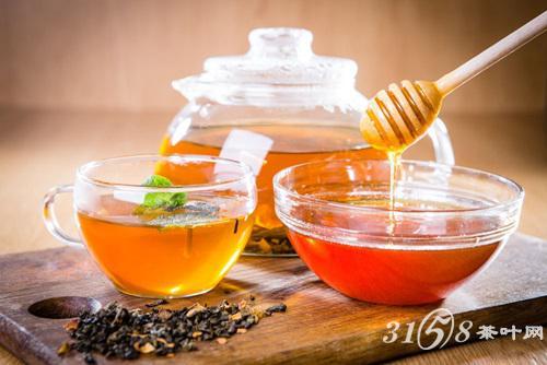 蜂蜜能和绿茶一起喝吗