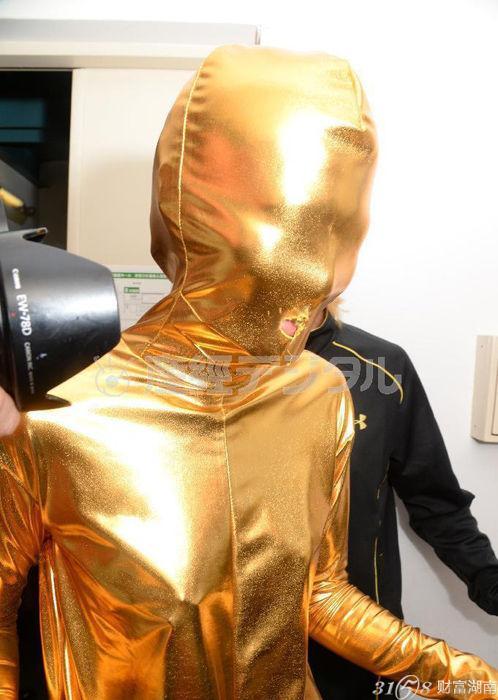 日本九头身性感女拳手称重撕衣