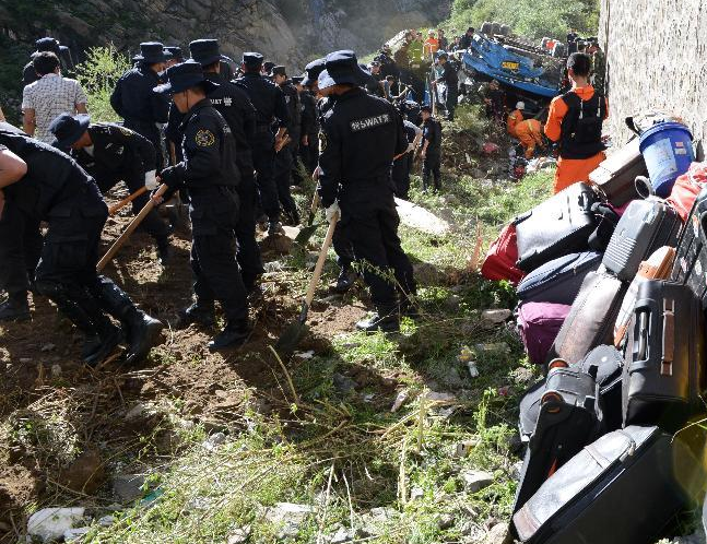 西藏尼木交通车祸事故原因 西藏尼木8.10车祸事故现场救援照片