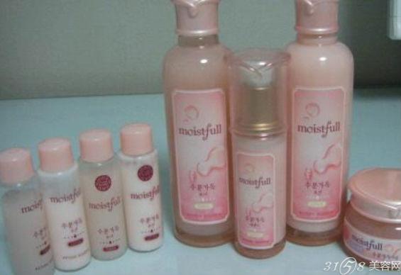 开一家爱丽小屋化妆品店总共要投入多少钱?利