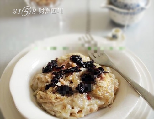 川渝的小吃美食是尤为出名的,在四川有一款美食叫藕丝糕,还被美食家称