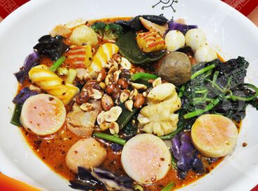 监控下的瞬间麻辣烫 b2b67c98d0f423e682887005a900d19d.jpg