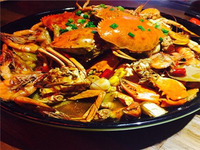 肉蟹煲人均消费多少钱_肉蟹煲图片