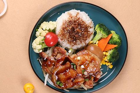 嘉吉基鐵板雞扒飯加盟怎樣 實力品牌經營順利 嘉吉基鐵板雞扒飯加盟怎樣 實力品牌經營順利