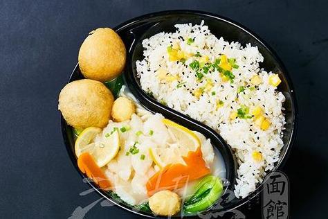 廳外魚皇江湖魚面館可以掙多少* 除去成本大概可以*多少 廳外魚皇江湖魚面館可以掙多少* 除去成本大概可以*多少