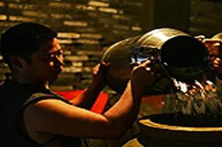 县城里开酒坊需要办什么证件呢 县城里开酒坊需要办什么证件呢