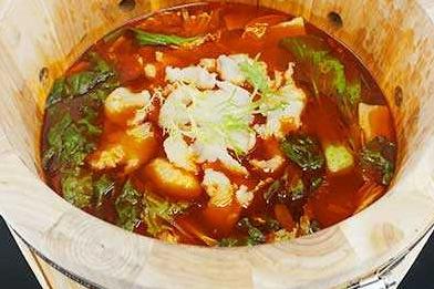 小城市加盟什么店比較好 魚你相伴噴泉魚*鍋生意好 小城市加盟什么店比較好 魚你相伴噴泉魚*鍋生意好