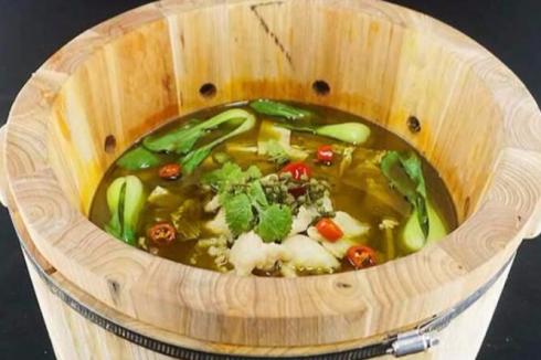 开鱼*锅店挣*吗 鱼你相伴 开鱼*锅店挣*吗 鱼你相伴