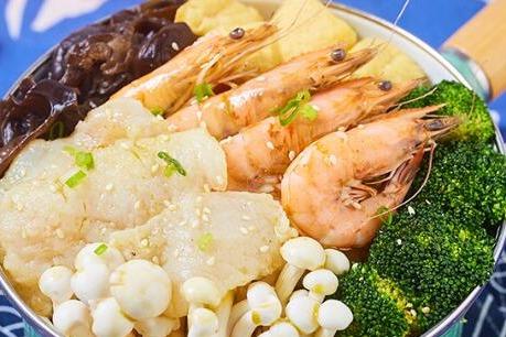 舟栈焖锅饭 一个适合上班族的**快餐品牌 舟栈焖锅饭 一个适合上班族的**快餐品牌