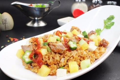 愛尚燜小豬烤肉燜飯 愛尚燜小豬烤肉燜飯