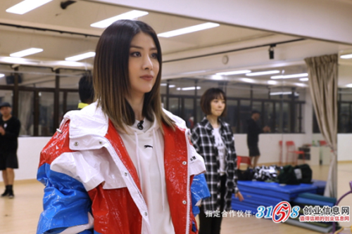 鲁豫有约一日行预告:乐坛天后陈慧琳俏皮录新