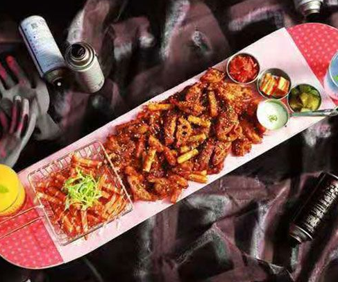 滑板鸡梦想主题餐厅 滑板鸡梦想主题餐厅