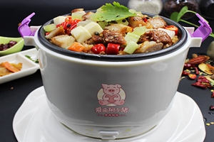 愛尚燜小豬烤肉燜飯 愛尚燜小豬烤肉燜飯