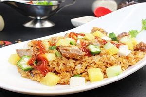 愛尚燜小豬烤肉燜飯 愛尚燜小豬烤肉燜飯