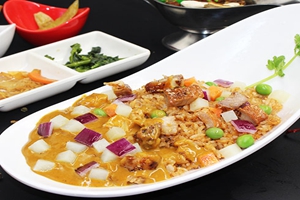 愛尚燜小豬烤肉燜飯 愛尚燜小豬烤肉燜飯