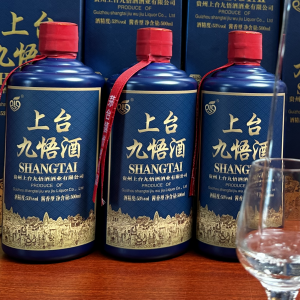 探寻酱香型白酒的口感特点：从香气到口感的细腻之旅